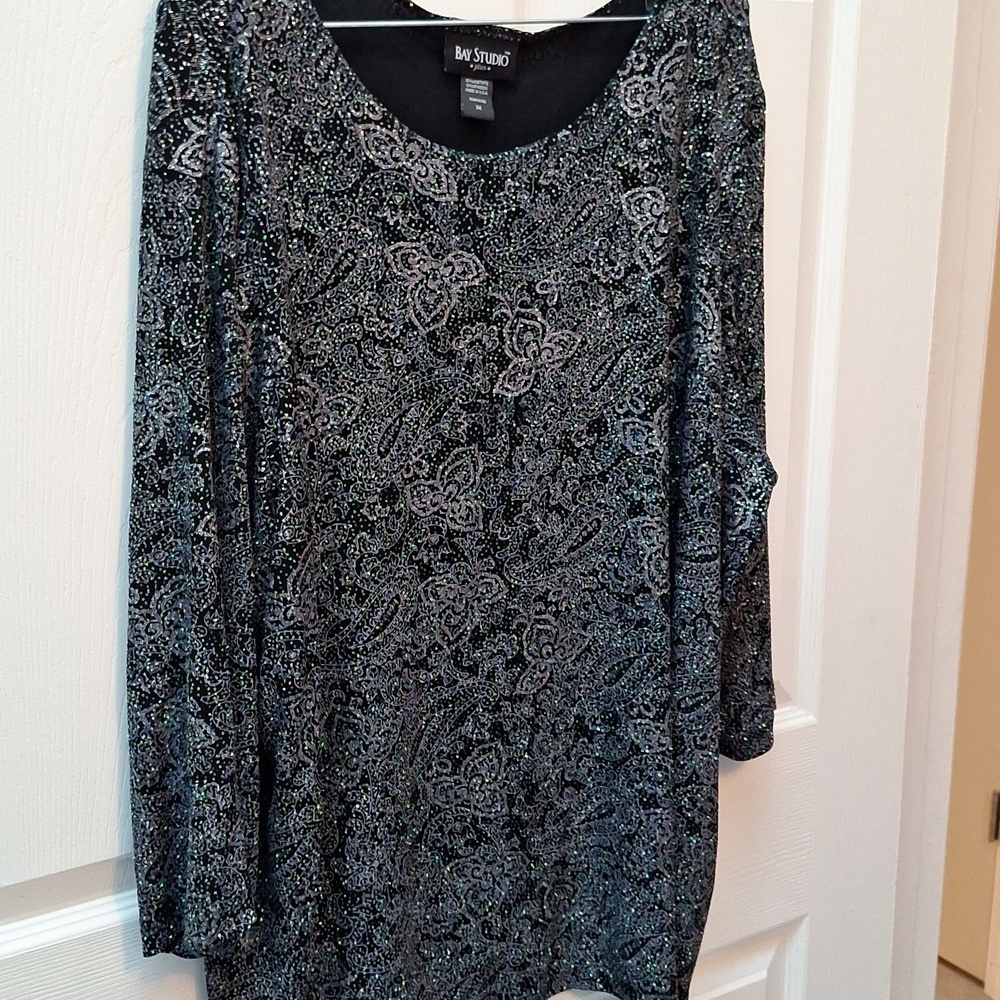 q Bay Studio Black/silver Super Stretch Top Size 3X